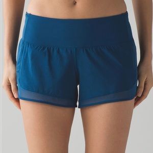 Lululemon mind over miles shorts 3.5 in.